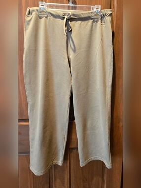 Moving Comfort Olive Activewear Bottoms - Neutral Olive Tone